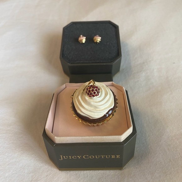 Juicy Couture Cupcake Earrings - Picture 2 of 5
